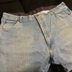 42x32 Reg Fit Wrangler Jeans